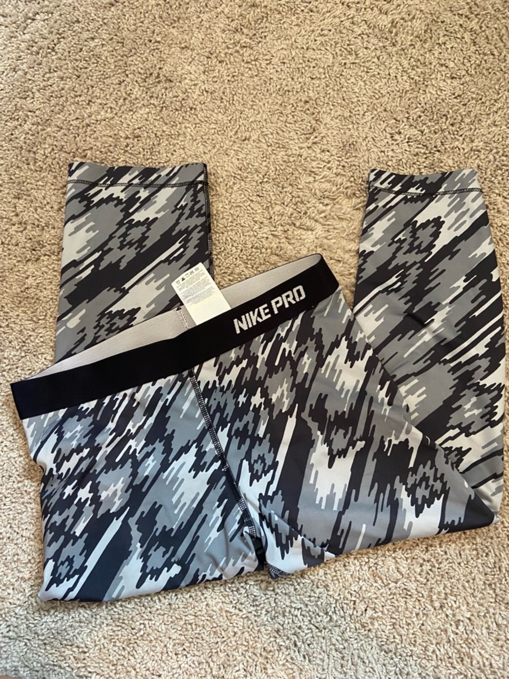 Nike Black and Gray Camo Womens M Leggings